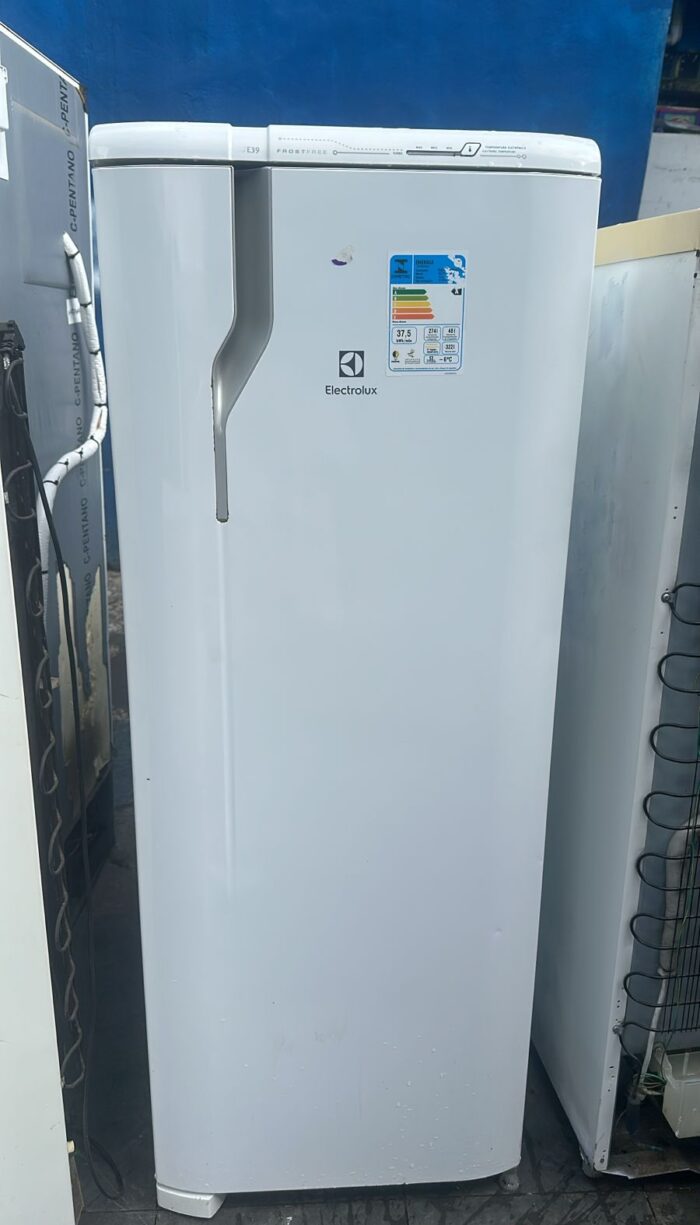 Geladeira Electrolux - 322L - Usada