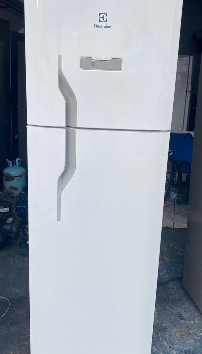 Geladeira Electrolux - Frost Free 220V