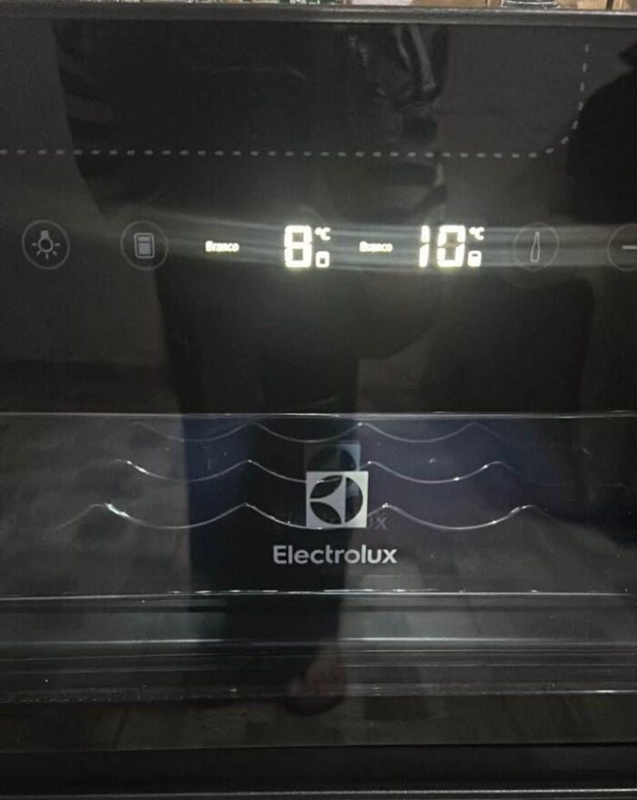 Adega de Vinho Climatizada Electrolux - Image 3