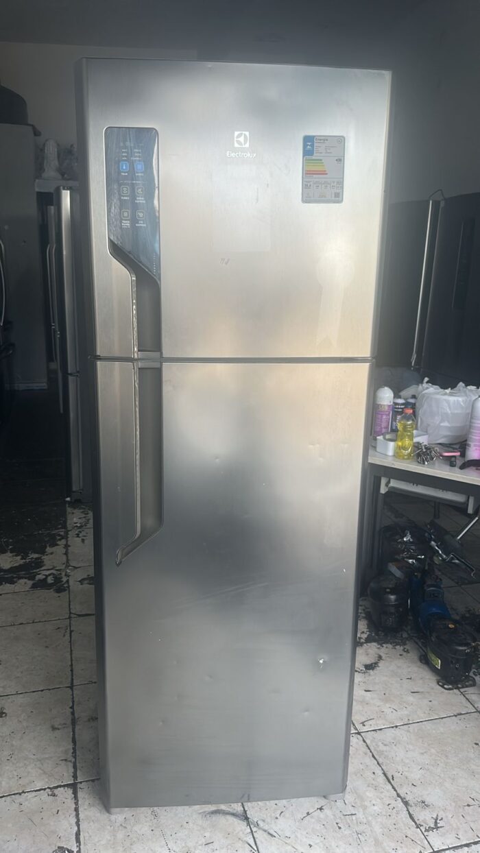 Geladeira Electrolux - 480L - 110Vts - Semi nova