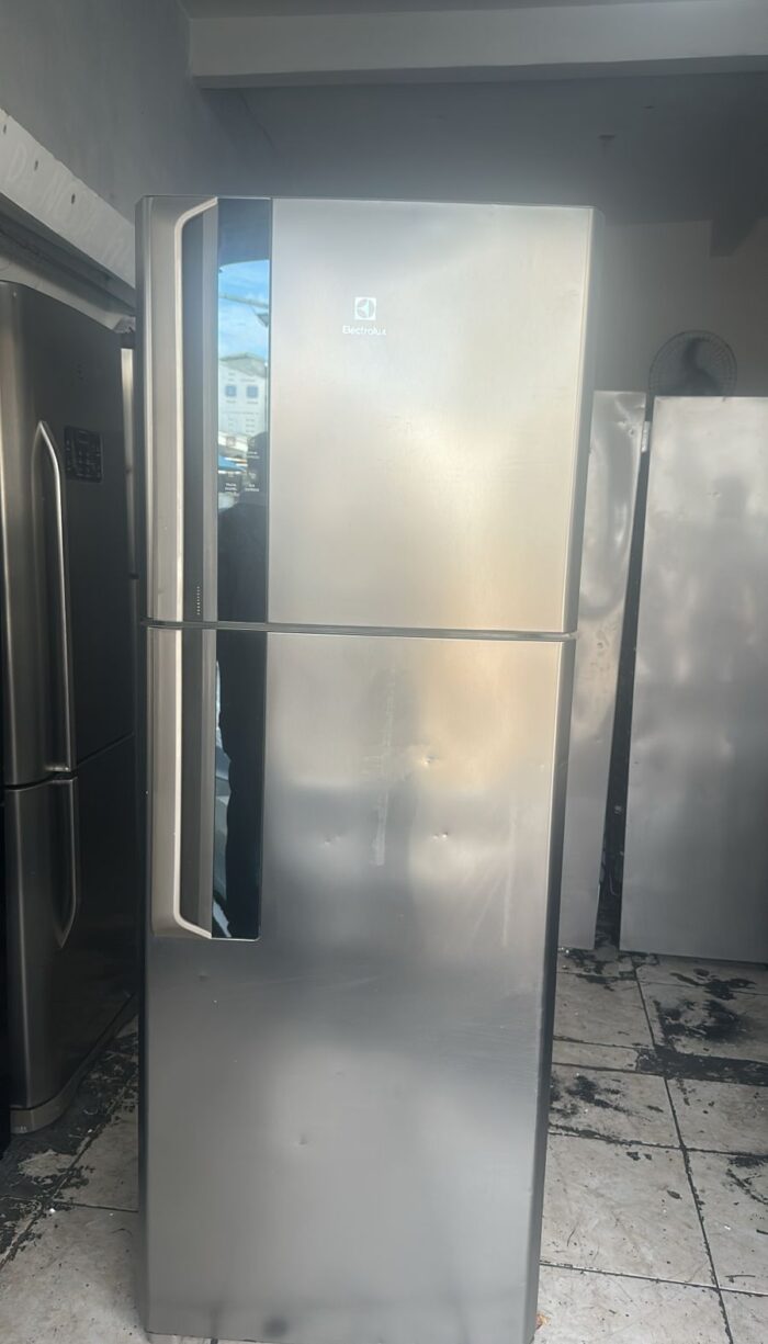 Geladeira Electrolux - 431L - 110Vts - Semi nova