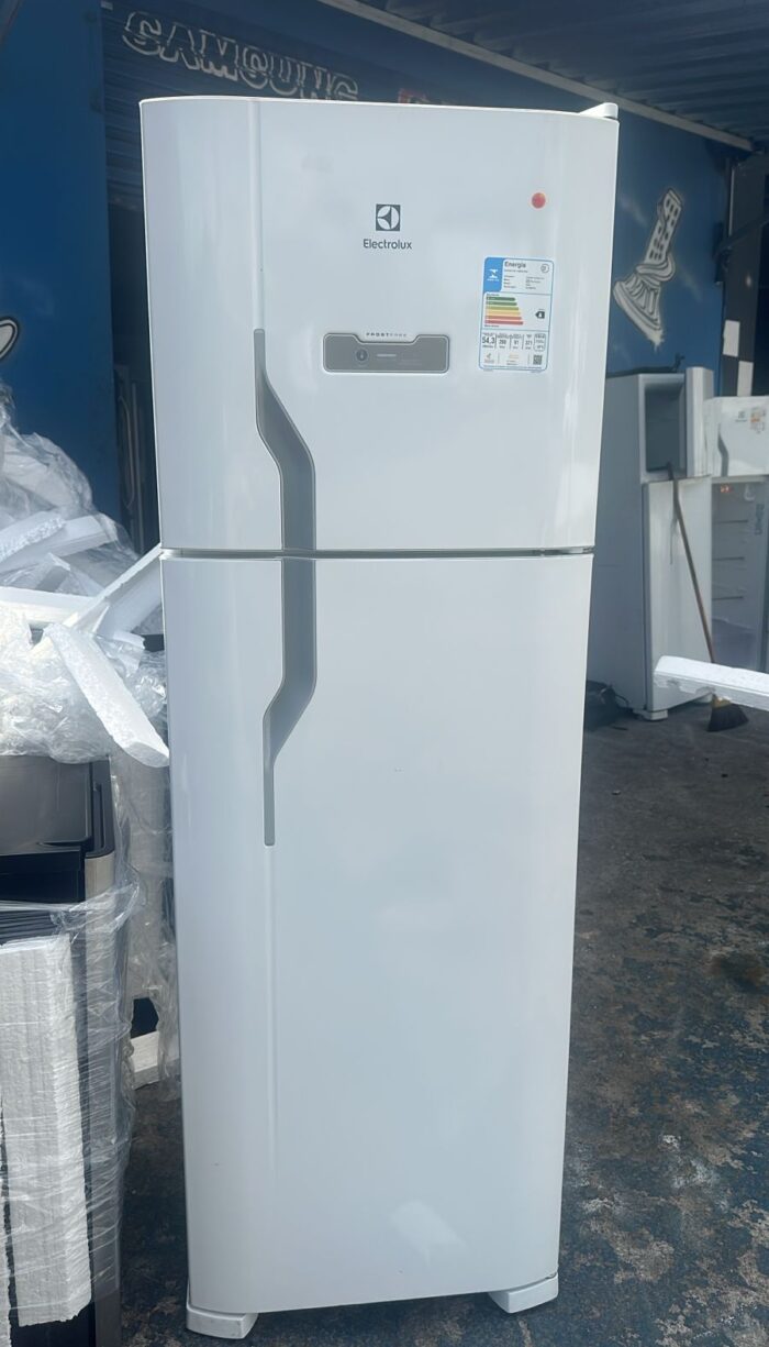 Geladeira Electrolux - 310L - 220Vts - Semi nova