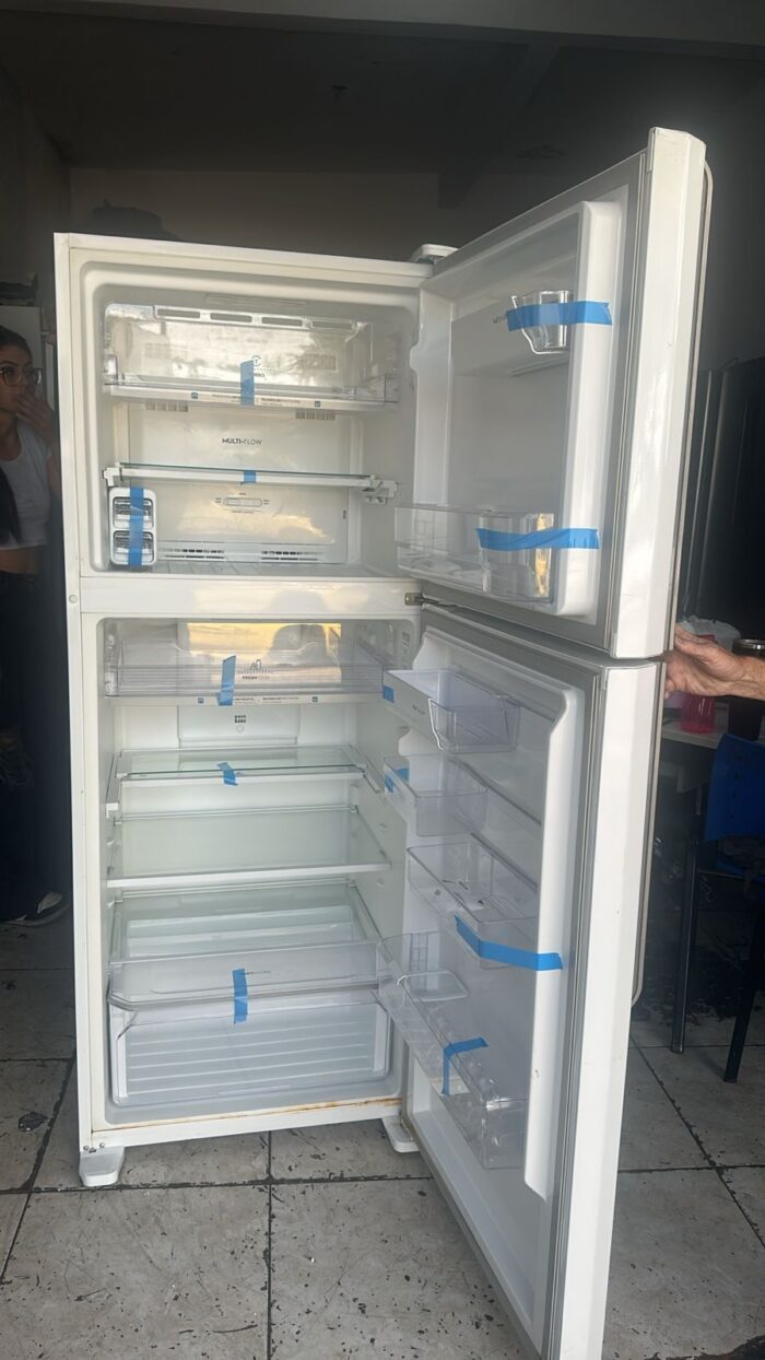 Geladeira Electrolux - 431L - 110Vts - Semi nova - Image 2