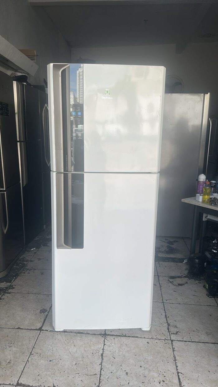 Geladeira Electrolux - 431L - 110Vts - Semi nova