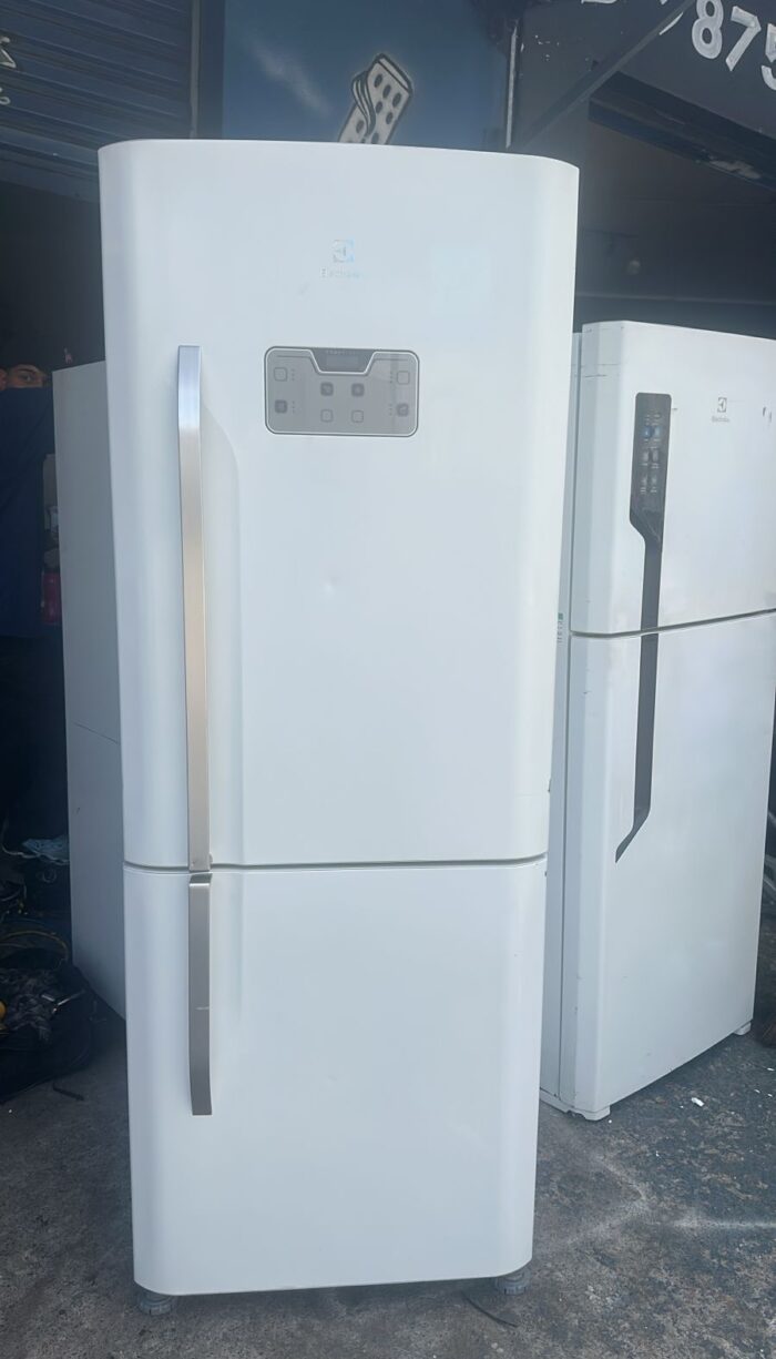 Geladeira Electrolux - 454L - 220Vts - Semi nova
