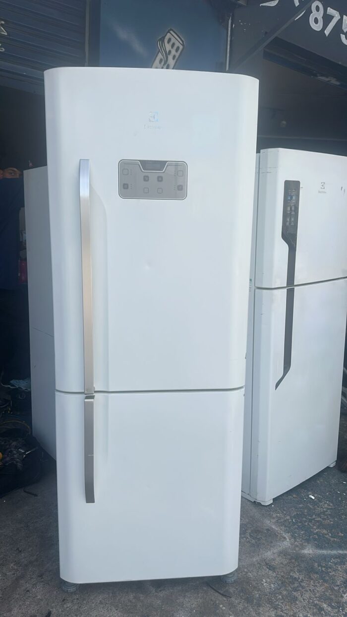 Geladeira Electrolux - 454L - 220Vts - Semi nova