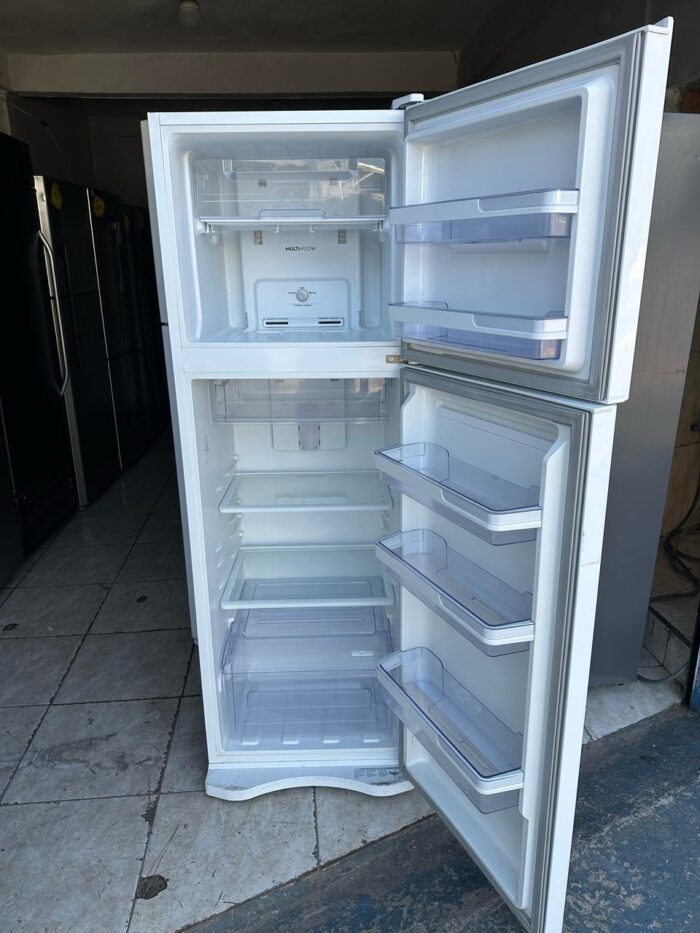 Geladeira Electrolux - 380L - 110Vts - Usada - Image 2