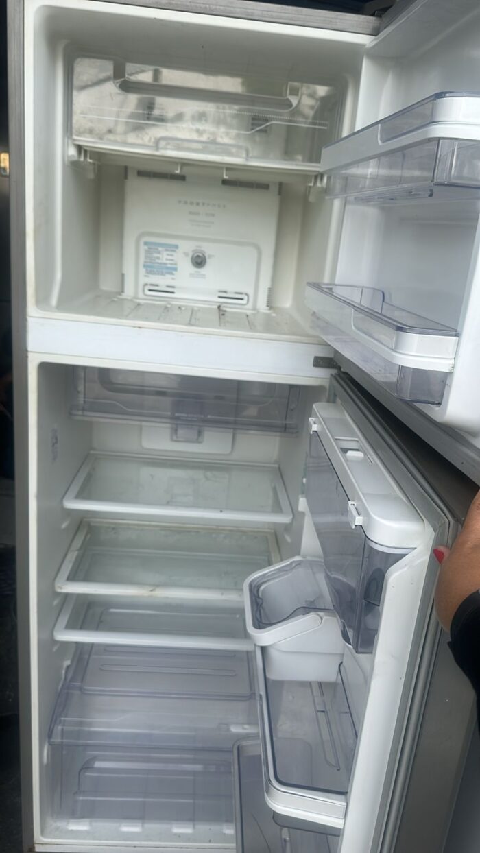 Geladeira Electrolux - 380L - 110Vts - Usada - Image 2