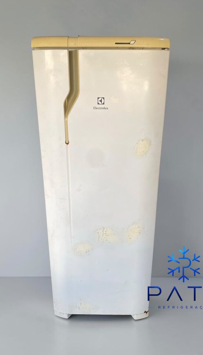Geladeira Electrolux (Com detalhes)